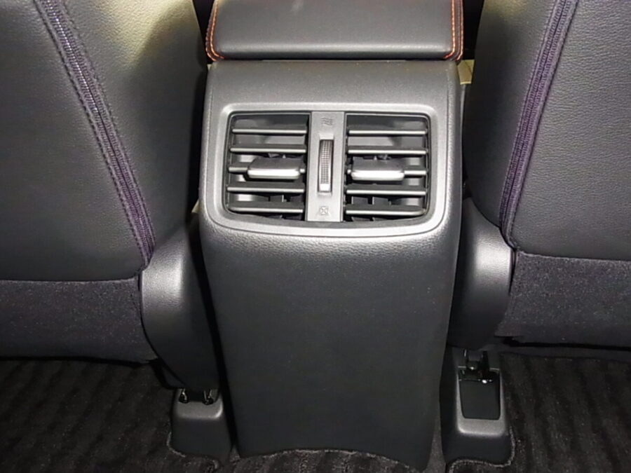 ホンダ ジェイド Rs マイナーチェンジ 1 5ターボ 見てきました Part3 インテリア 後席 ラゲッジルーム偏 マイナーチェンジ前のあの問題は Wonderful Car Life