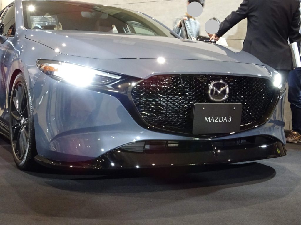 前売品！New Mazda3 マツダ3 2019 2020 リアウイング 艶有黒 ルーフ