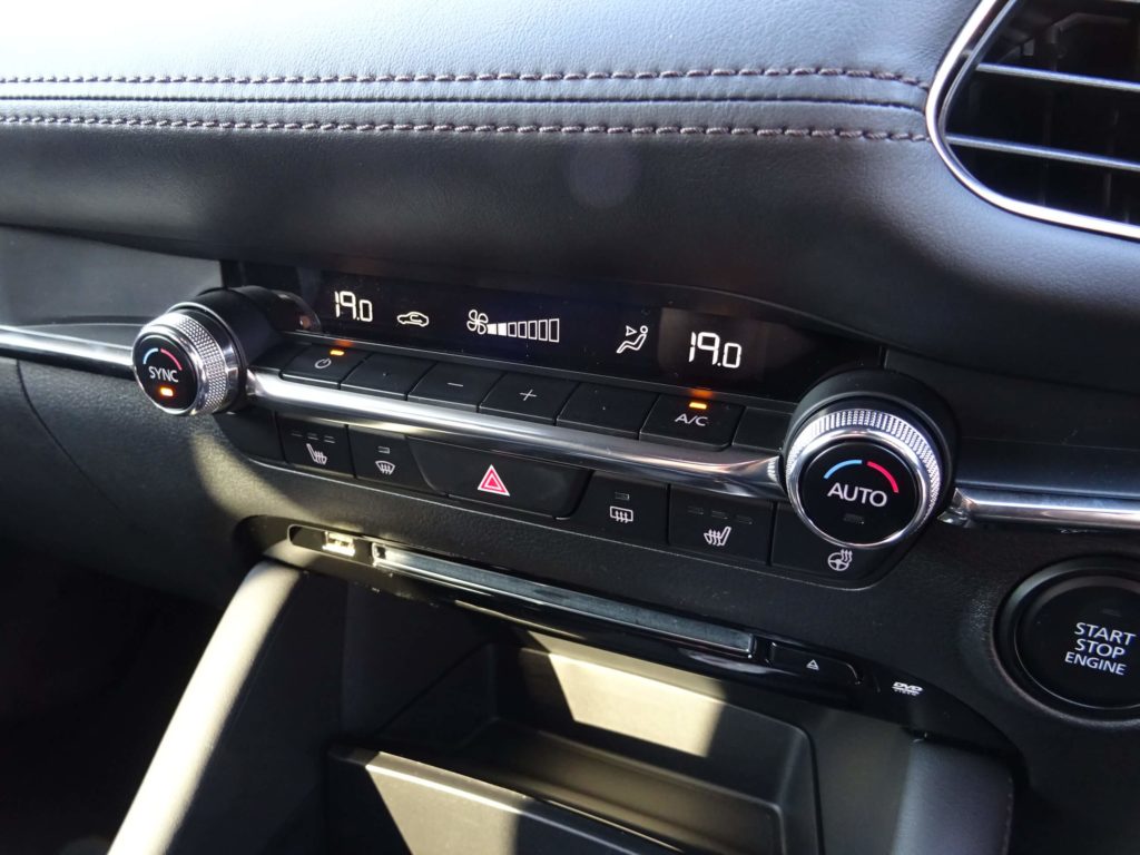 Mazda3 15Sのファブリック内装】も良い！PROACTIVEとの違いは？ | WONDERFUL CAR LIFE