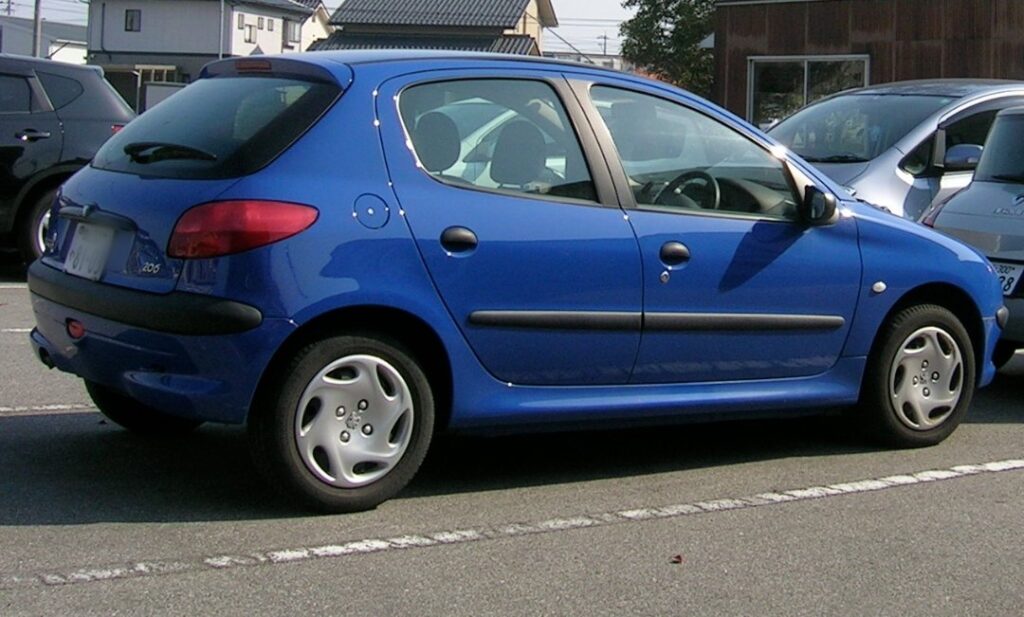 いっぱいある【プジョーの青色まとめ】美しいPEUGEOT BLUEを紹介！ | WONDERFUL CAR LIFE