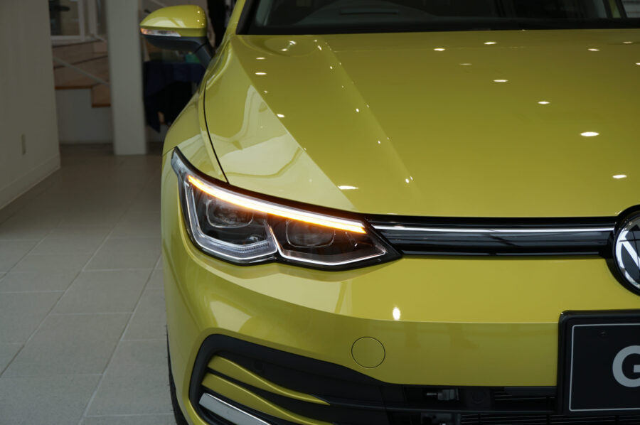 フォルクスワーゲン　ゴルフ8 右側ヘッドライト フォルクスワーゲン ゴルフ8 右側ヘッドライト フォルクスワーゲ