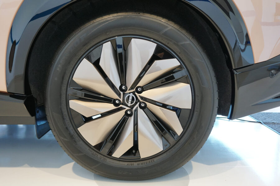 日産アリア ARIYA 19インチ 純正ホイールのカバー