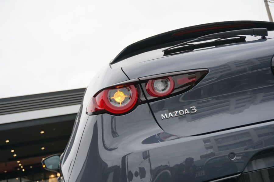 豪華ラッピング無料 MAZDA3 15S TOURING 前期 左テール ienomat.com.br