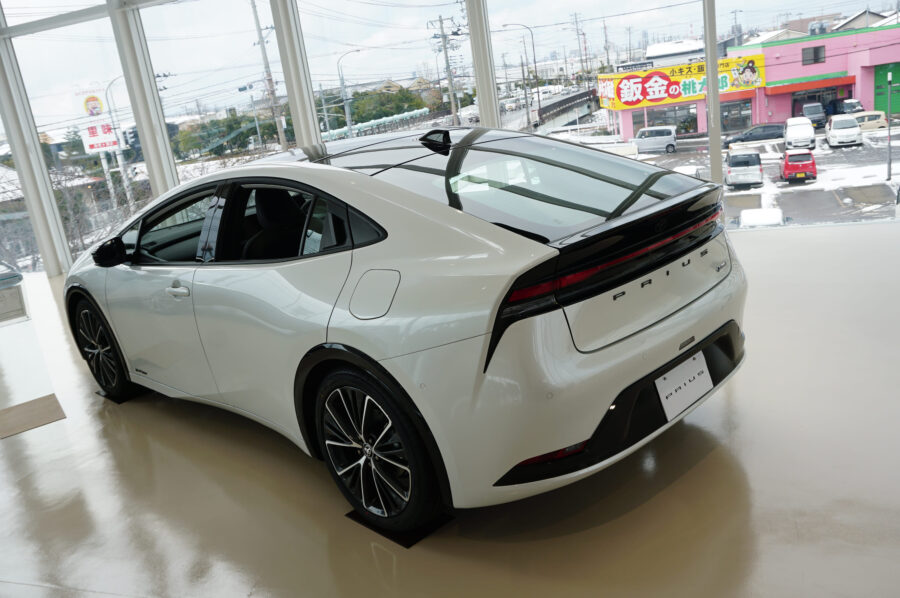 ポテンシャルが凄い！新型プリウス！2.0HEV Z FF アティチュード