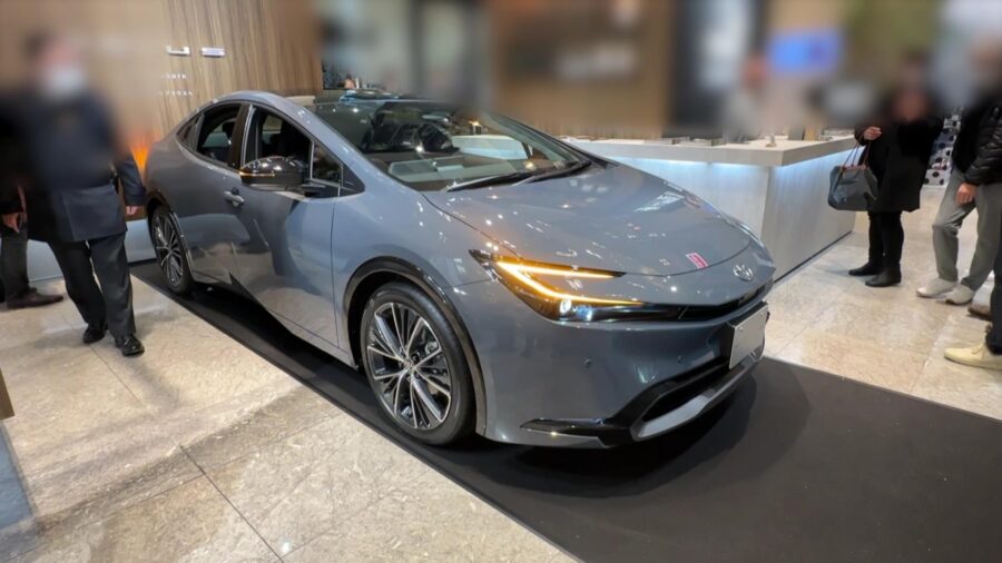 新型プリウス！実車画像でグレード別装備の違いを見る！外装編