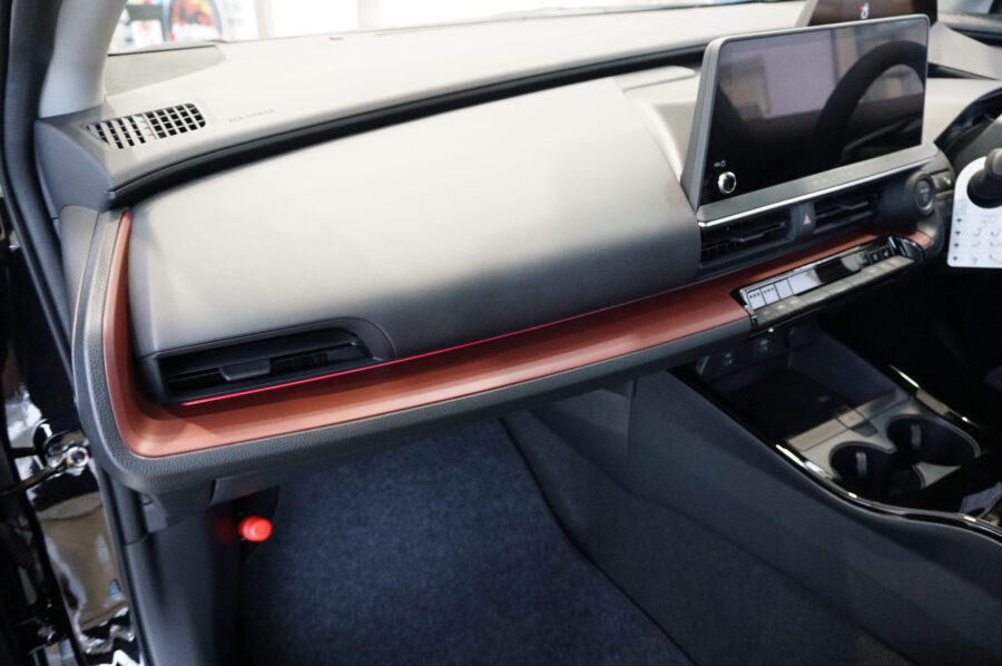 ポテンシャルが凄い！新型プリウス！2.0HEV Z FF アティチュード