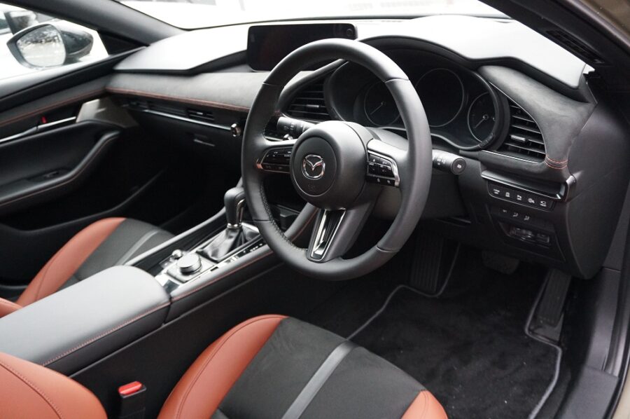 豪華な15Sが登場！MAZDA3(マツダ3) レトロスポーツエディション価格