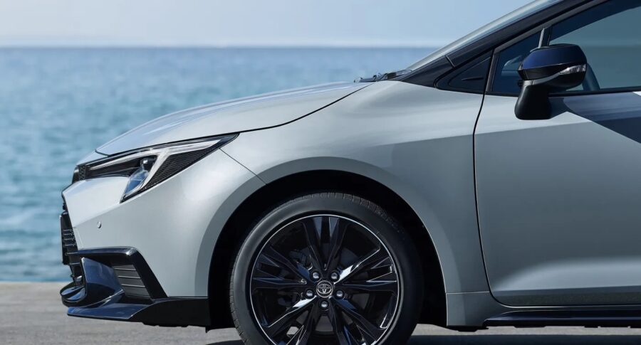 【新品未使用】トヨタカローラツーリング　アクティブスポーツ純正　タイヤ&ホイール 新品未使用】トヨタカローラツーリング アクティブスポーツ純正